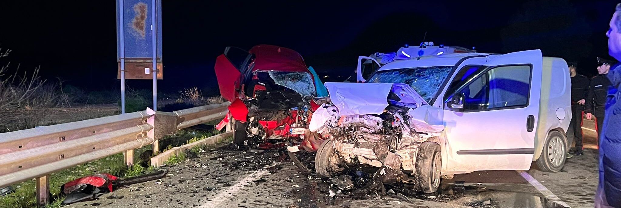 Scontro violento nel Tarantino, morte tre persone. Grave una quarta