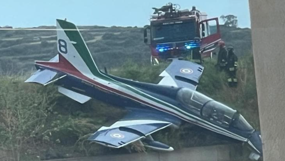 Paura in Sicilia, incidente in volo tra Frecce Tricolori