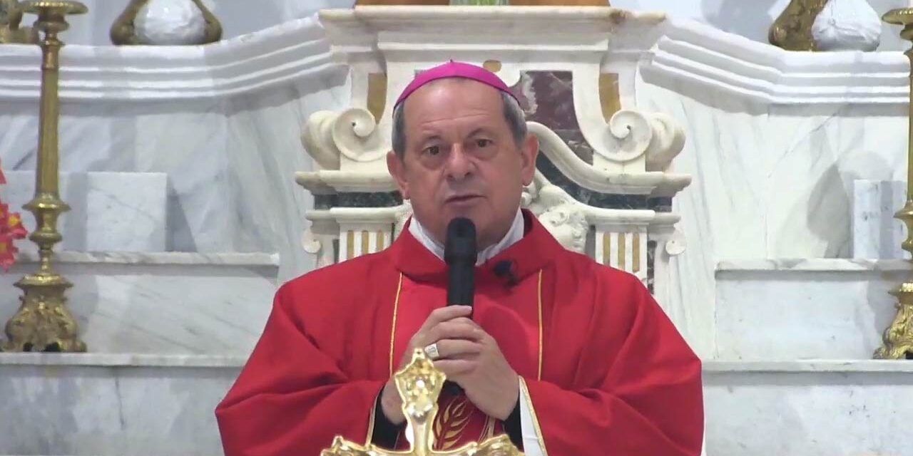 L’appello del vescovo Oliva per la comunità di San Luca: «Non può essere umiliata e discriminata»