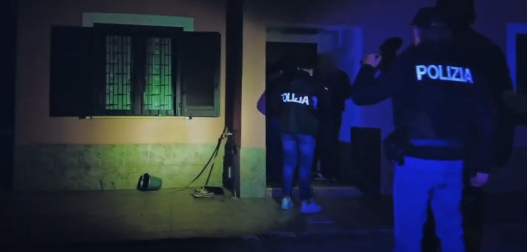 Spaccio di droga, colpo alla ‘ndrangheta e alla mafia pugliese: 14 arresti