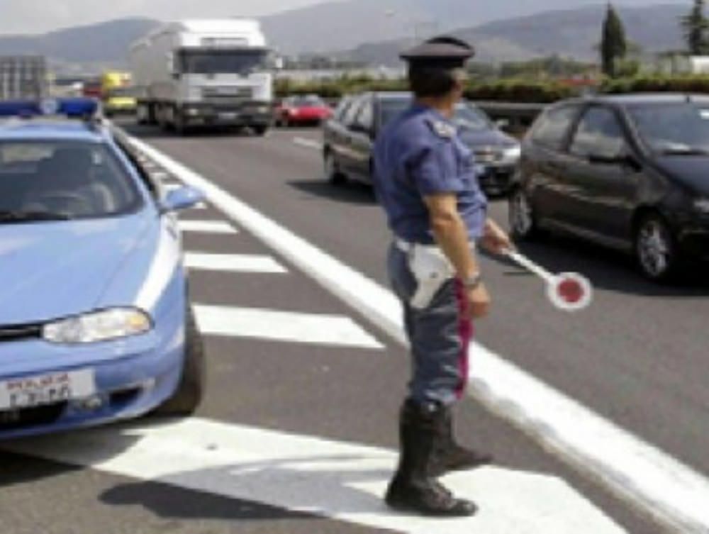 Beve e va a sbattere: denunciato