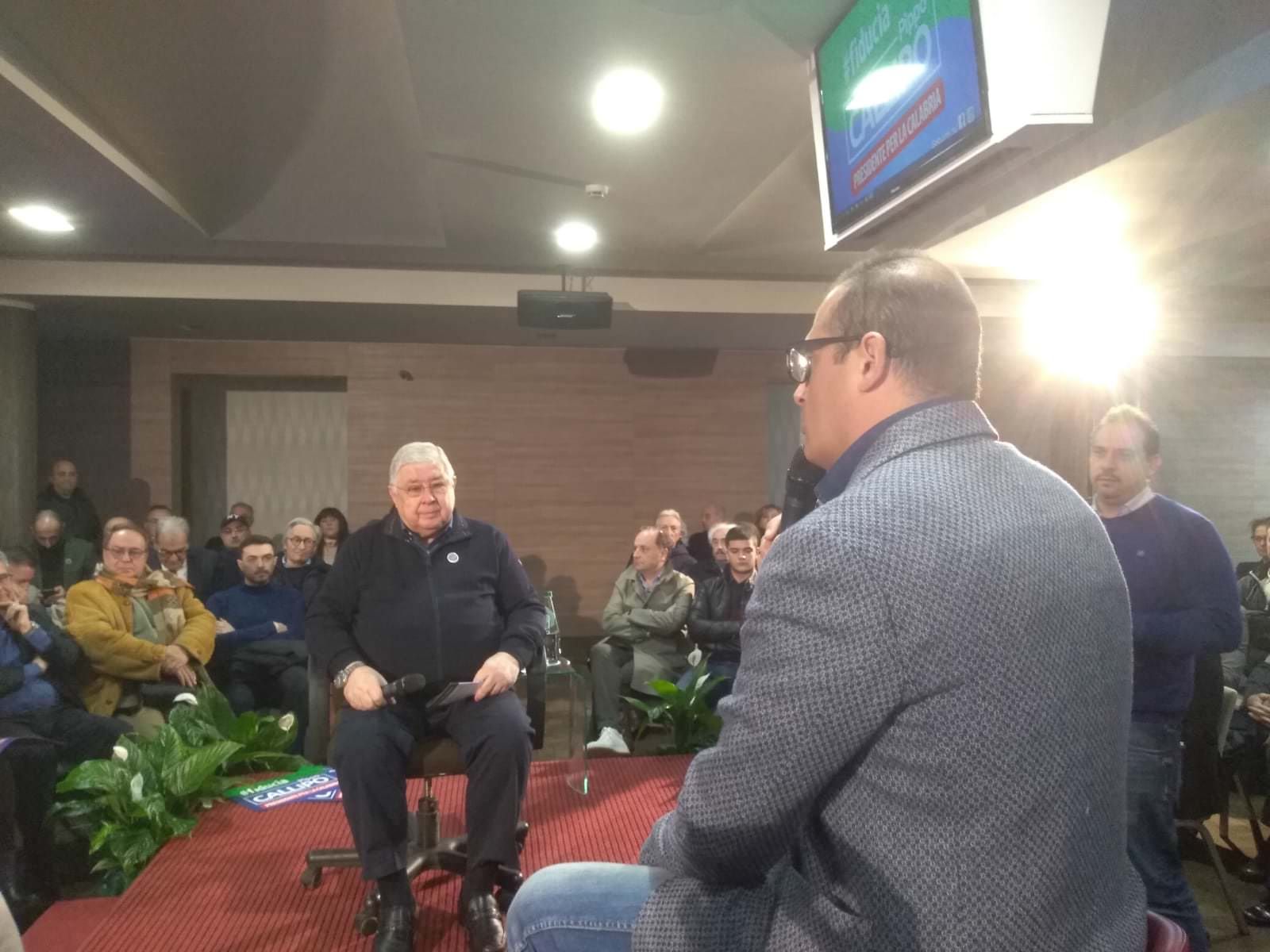 «Oggi inizia la rivoluzione. E molti Cinquestelle sono con noi». Parte la corsa di Callipo – VIDEO