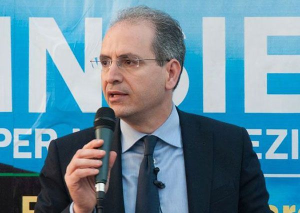 SHOCK A LAMEZIA | Il sindaco: «Lo Stato ci resti vicino»  