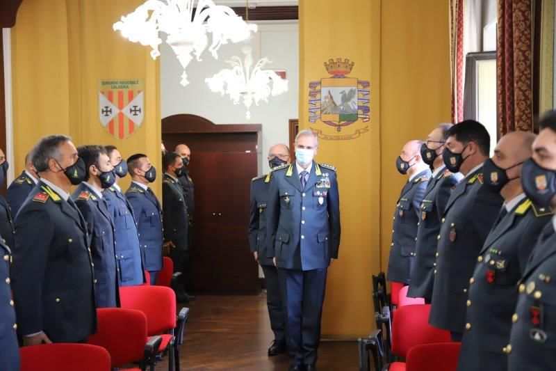 Guardia di finanza, il comandante interregionale Lopez in visita al comando calabrese – FOTO