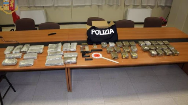 Sequestrati 40 chili di droga, in manette anche un calabrese