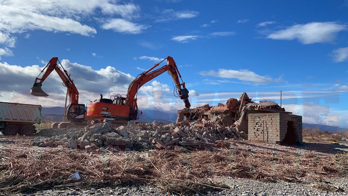 Corigliano Rossano, anche l’ultimo «ecomostro» è caduto – VIDEO
