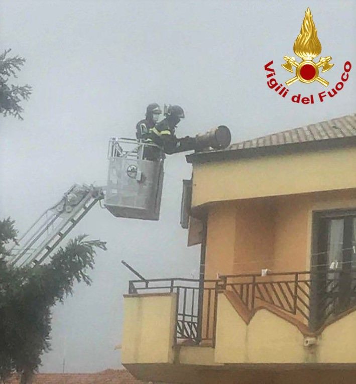 Piogge e forte vento, non si fermano gli interventi dei vigili del fuoco – FOTO