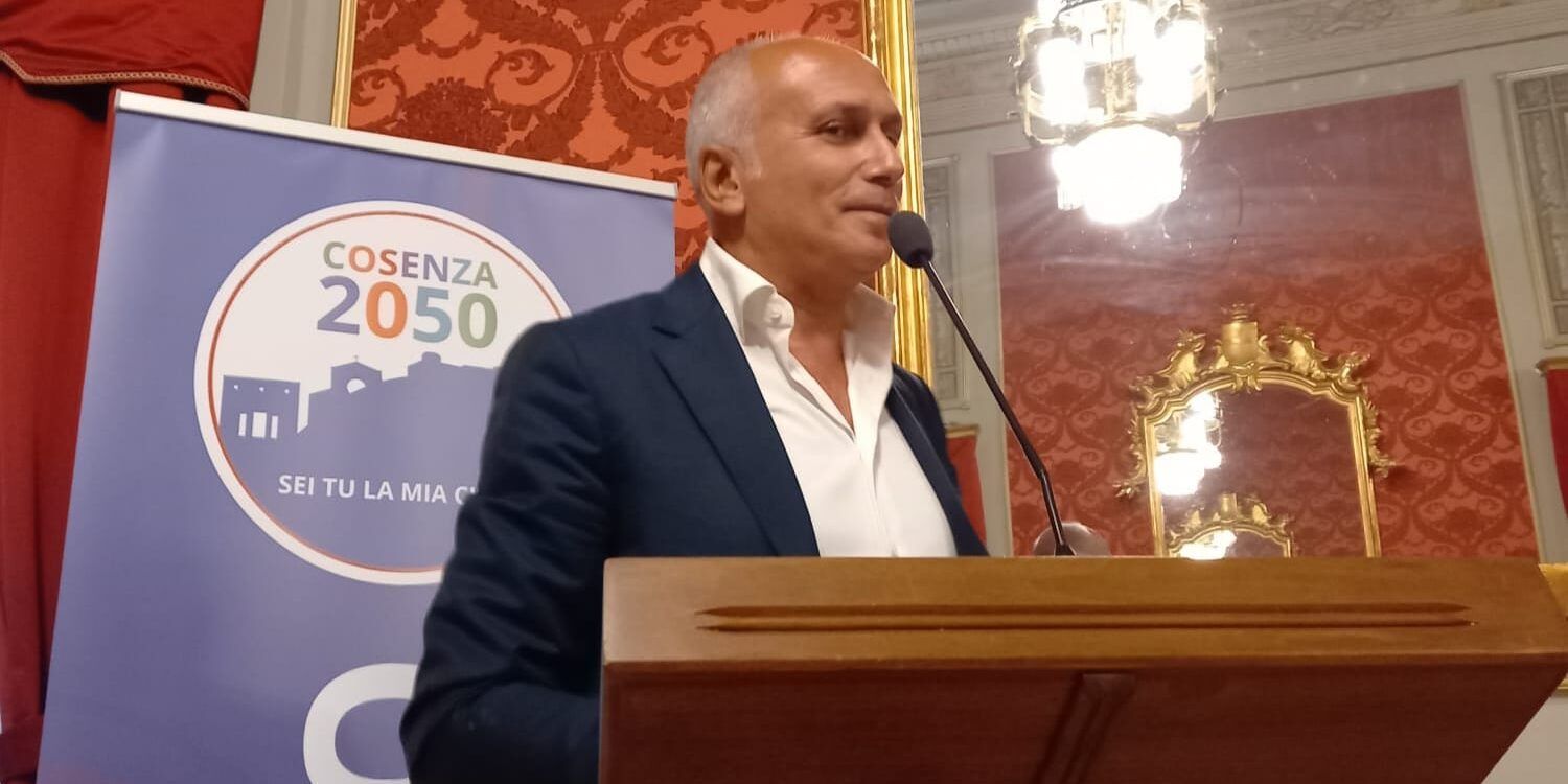 Franz Caruso presenta “Cosenza 2050”, dalle “tre P” all’idea dei quattro distretti cittadini