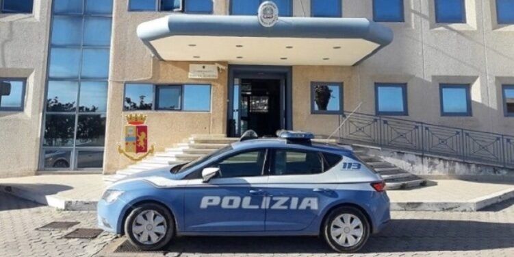 Lamezia Terme, la Polizia sventa il suicidio di un giovane