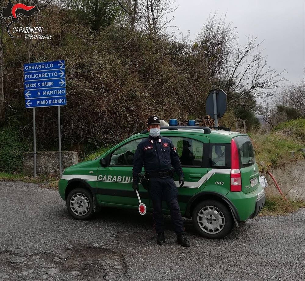 In giro sul lungomare o a fare foto. Sei denunce tra lo Jonio e Acri