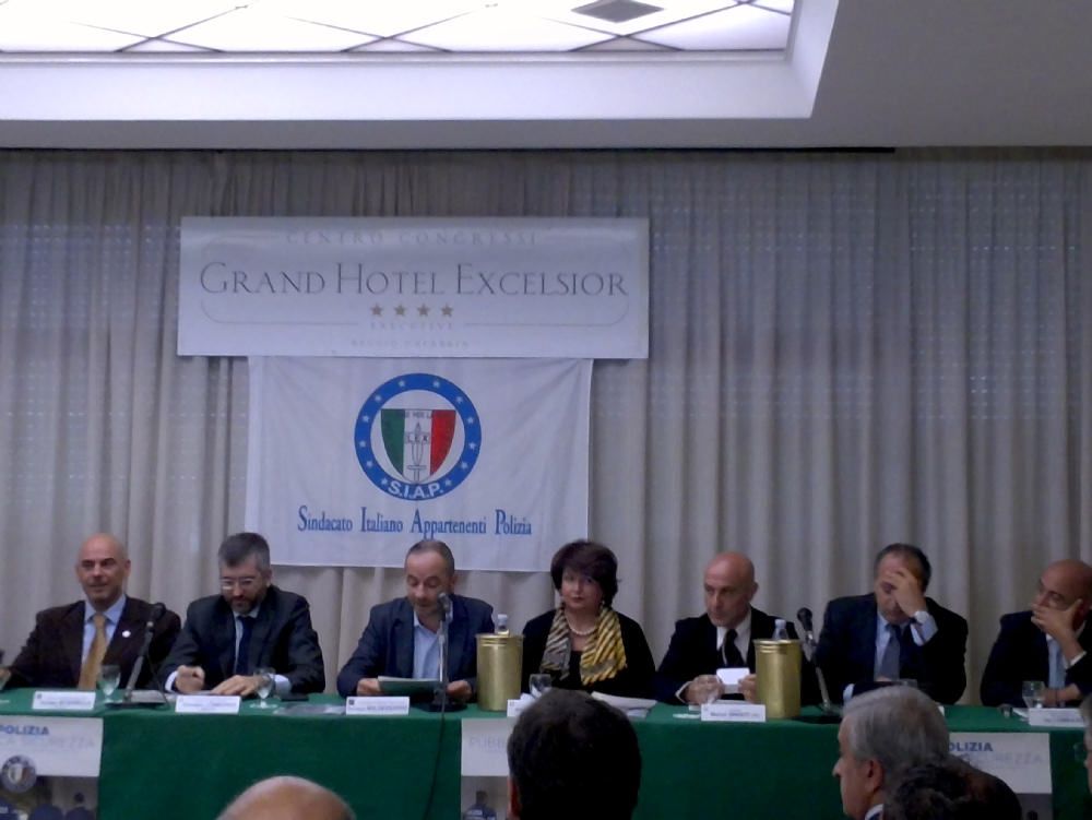 «Trasformare Reggio in un palazzo di vetro»