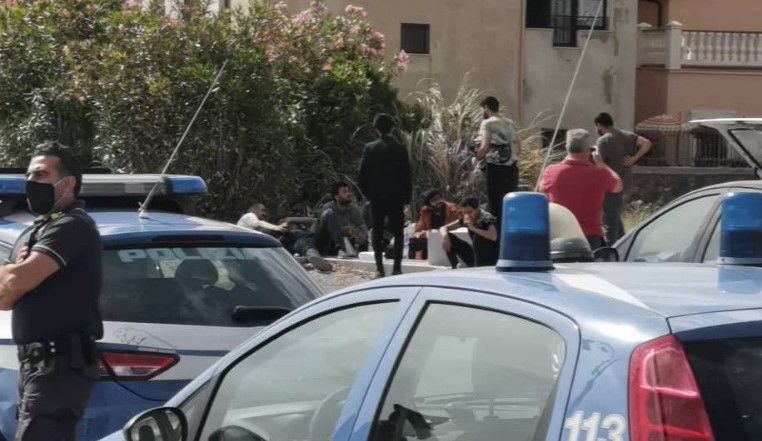 Sbarco di migranti a Cariati, fermati due scafisti russi