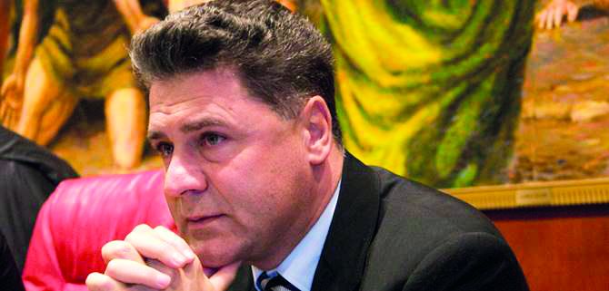 Le accuse di Vecchio nei confronti di Nicolò. Le precisazioni dei legali