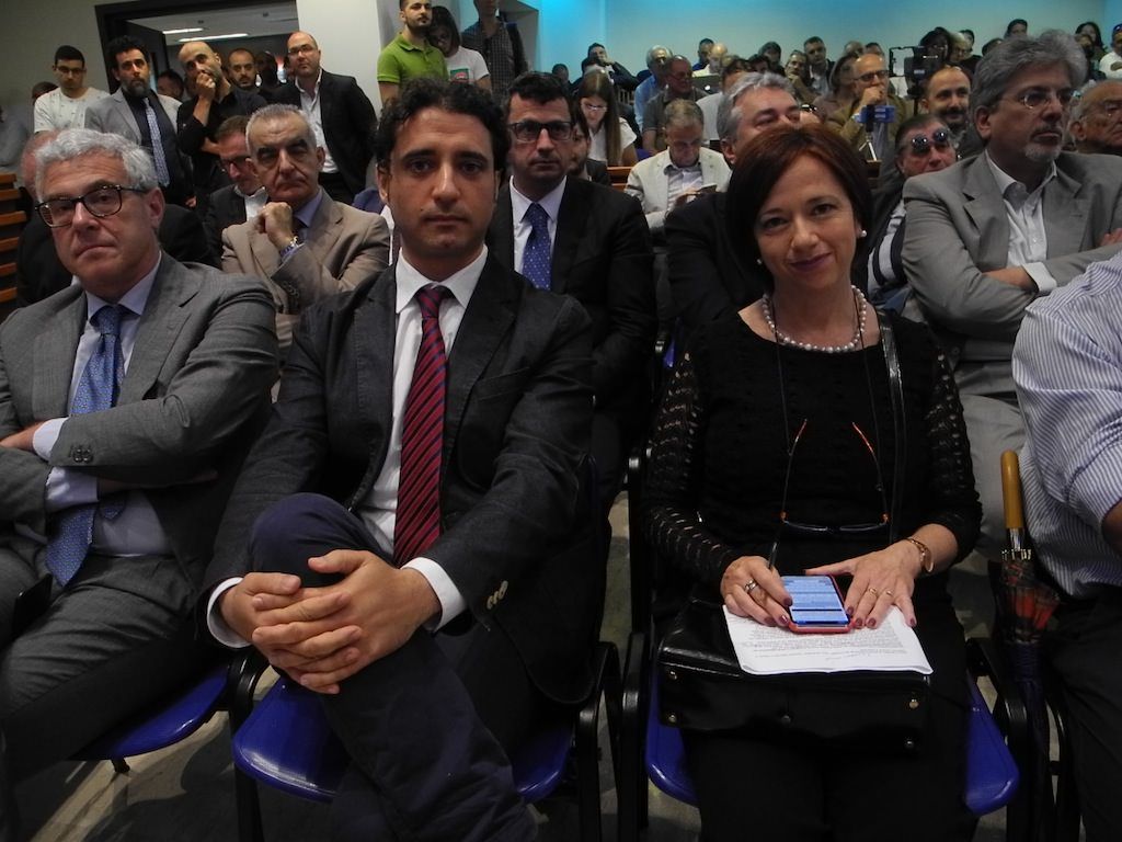 Parentela “licenzia” Scura. E Oliverio si propone al governo