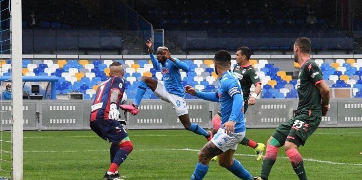 Il Crotone recupera due gol al Napoli, poi si arrende a Di Lorenzo