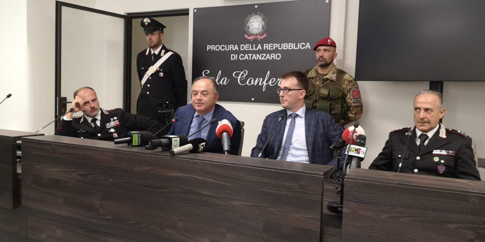 Gratteri: «Spazzatura nel cippato, così la ‘ndrangheta avvelena il territorio» – VIDEO
