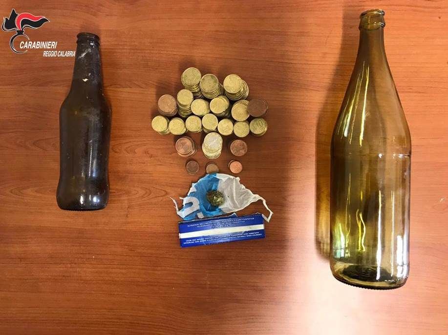 Reggio, carabinieri sventano furto in un tabacchino: un arresto