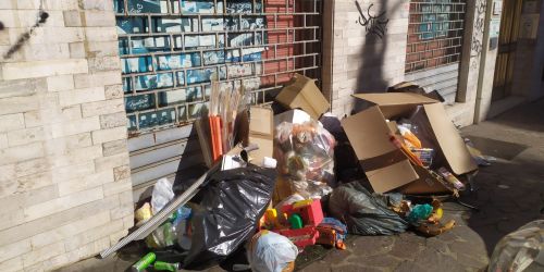 Spazzatour via Guido Dorso 2