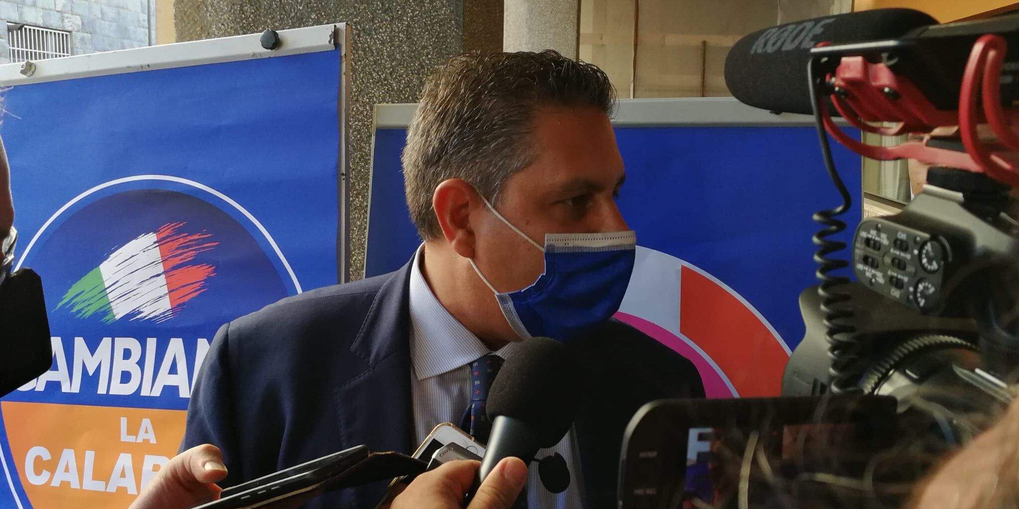 Toti arriva in Calabria: «Questa regione ha bisogno di cose concrete»