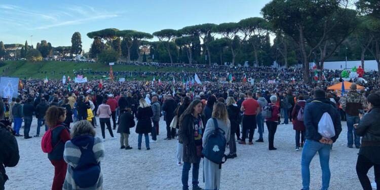 No Pass a Roma: «Siamo 3mila in piazza, qualcuno cominci a preoccuparsi»