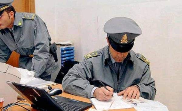 Truffa nei corsi di formazione a Crotone, denunciati