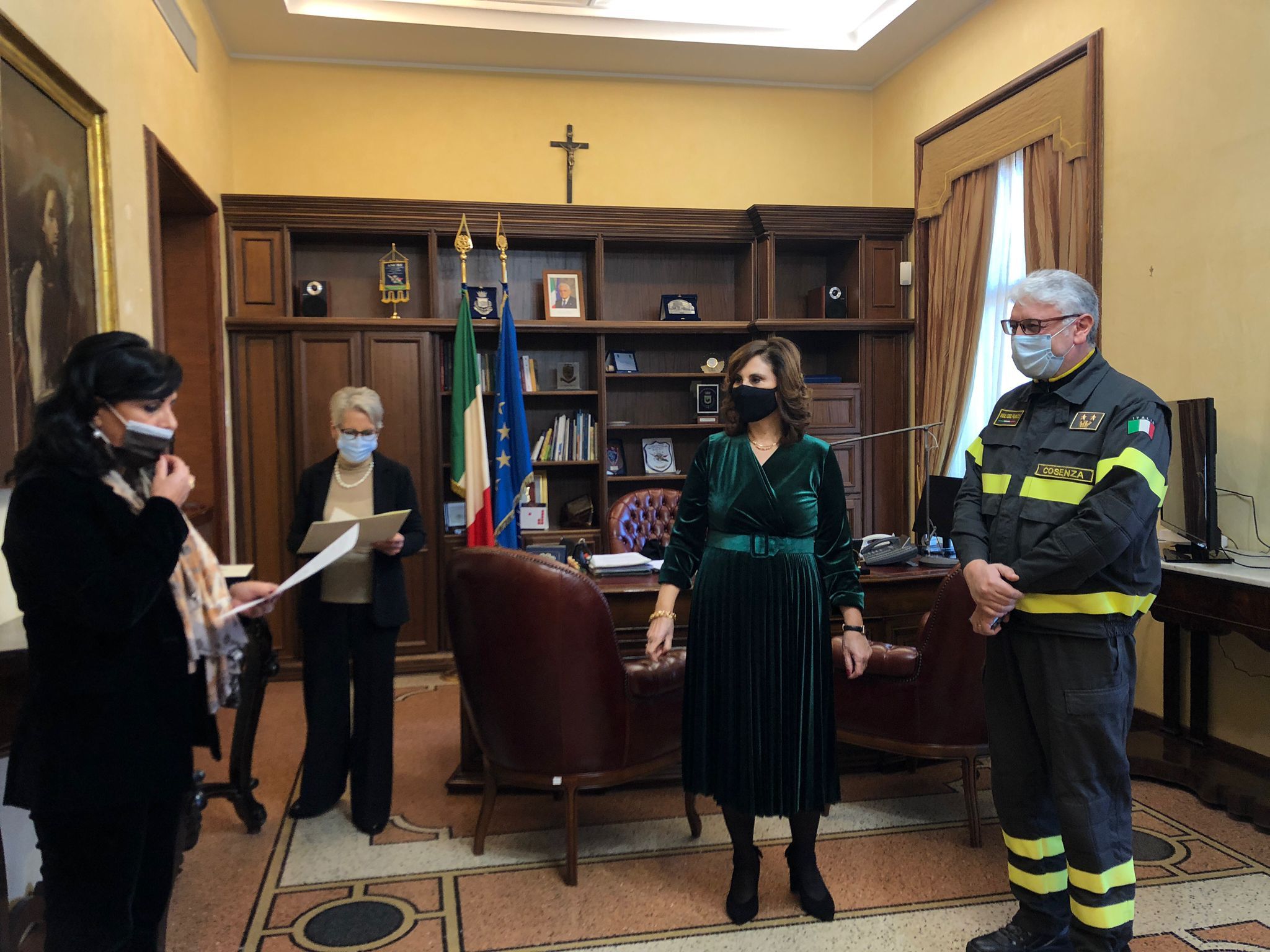 Cosenza, consegnati i diplomi delle Onorificenze al Merito della Repubblica Italiana – VIDEO