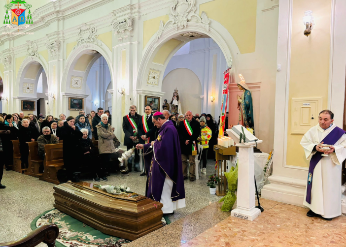 Celebrati i funerali di padre Paolino Tomaino