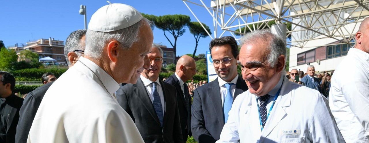Papa Leone, l’intervento al polmone «si è concluso positivamente»