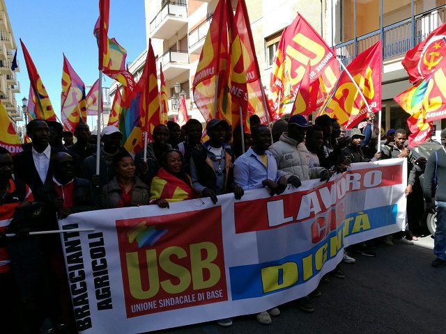 A Reggio il Primo Maggio di braccianti, precari e disoccupati