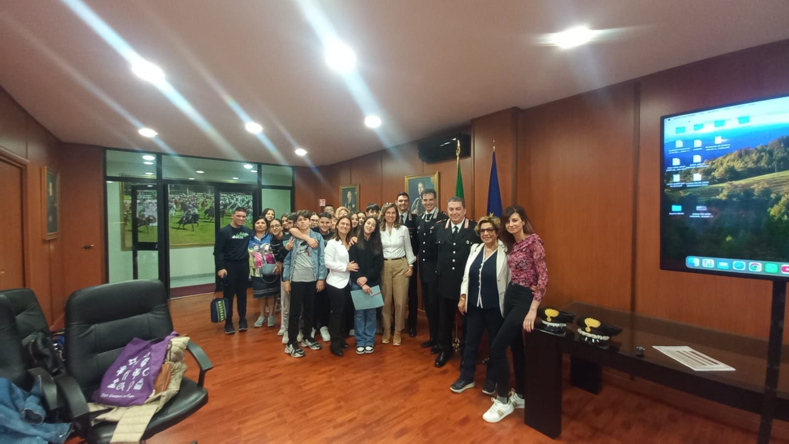 Studenti di Mendicino in visita alla Prefettura ed al Comando Provinciale dei Carabinieri di Cosenza
