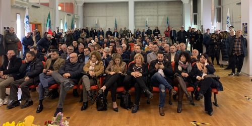 Corigliano Rossano, Fratelli d'Italia punta le Comunali. La prova di forza nella convention