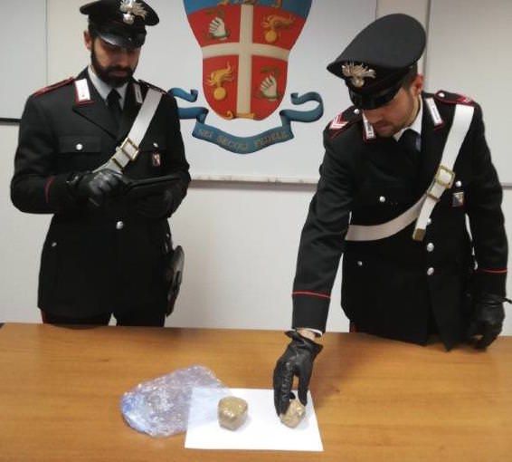 Beccato in auto con 170 grammi di coca purissima: arrestato