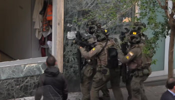 Rapina in banca a Napoli, in azione «professionisti del sottosuolo»