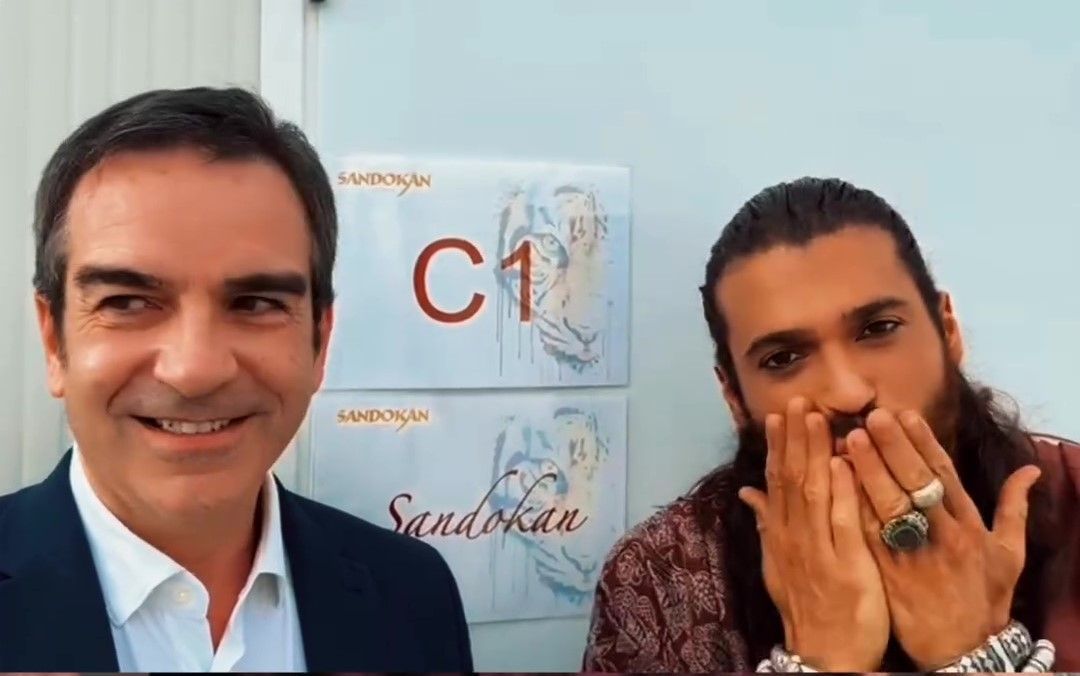 Can Yaman con Occhiuto sul set di “Sandokan”: «Grazie alla Calabria per l’ospitalità» – VIDEO