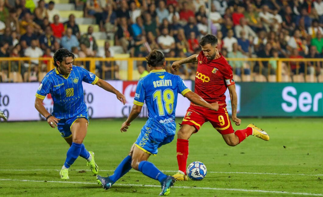 Serie B, il Catanzaro ritrova la vittoria: Carrarese battuta 3-1