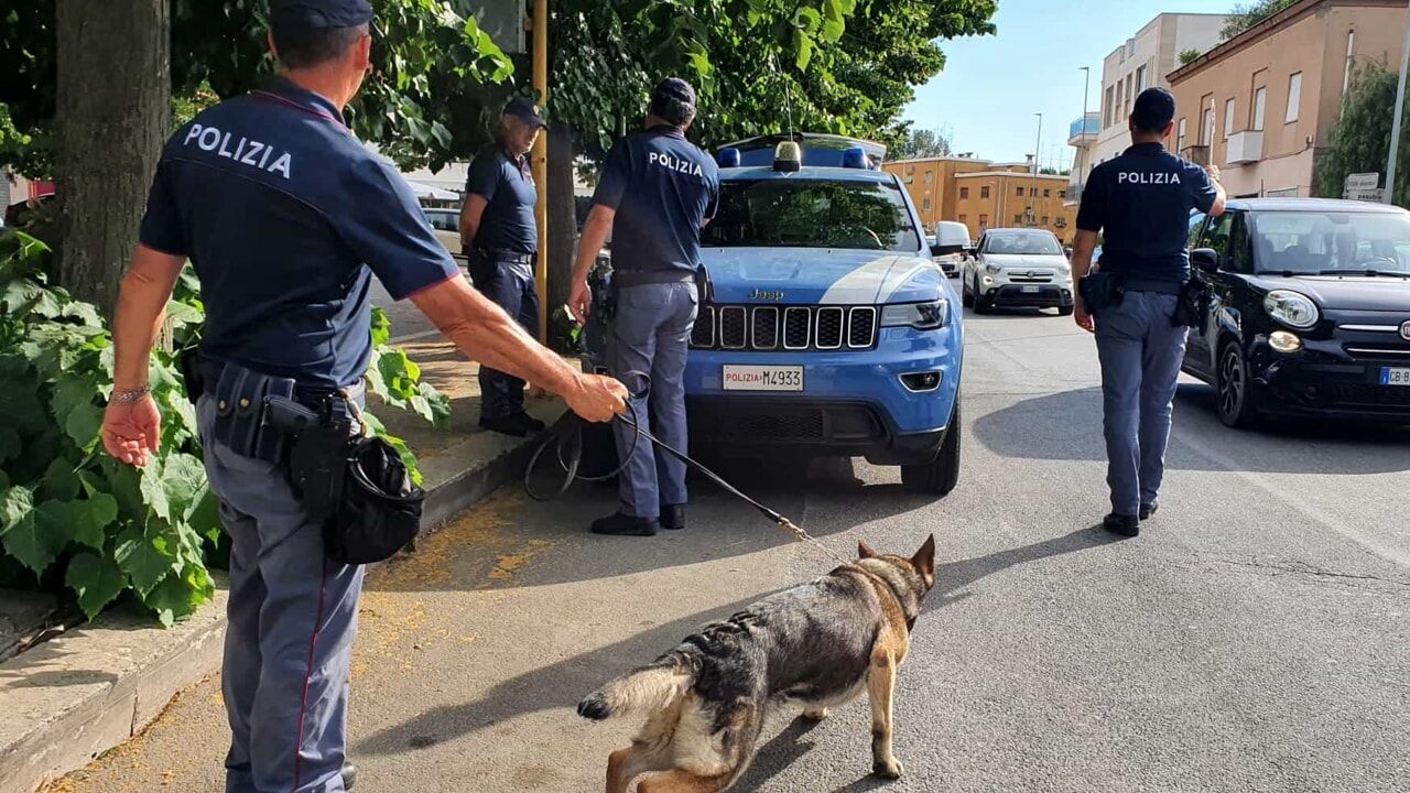 Polistena, il cane della polizia scopre droga per 12mila euro