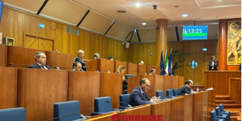 Consiglio regionale, il caso sottosegretari accende lo scontro. E Giannetta si astiene su una pratica