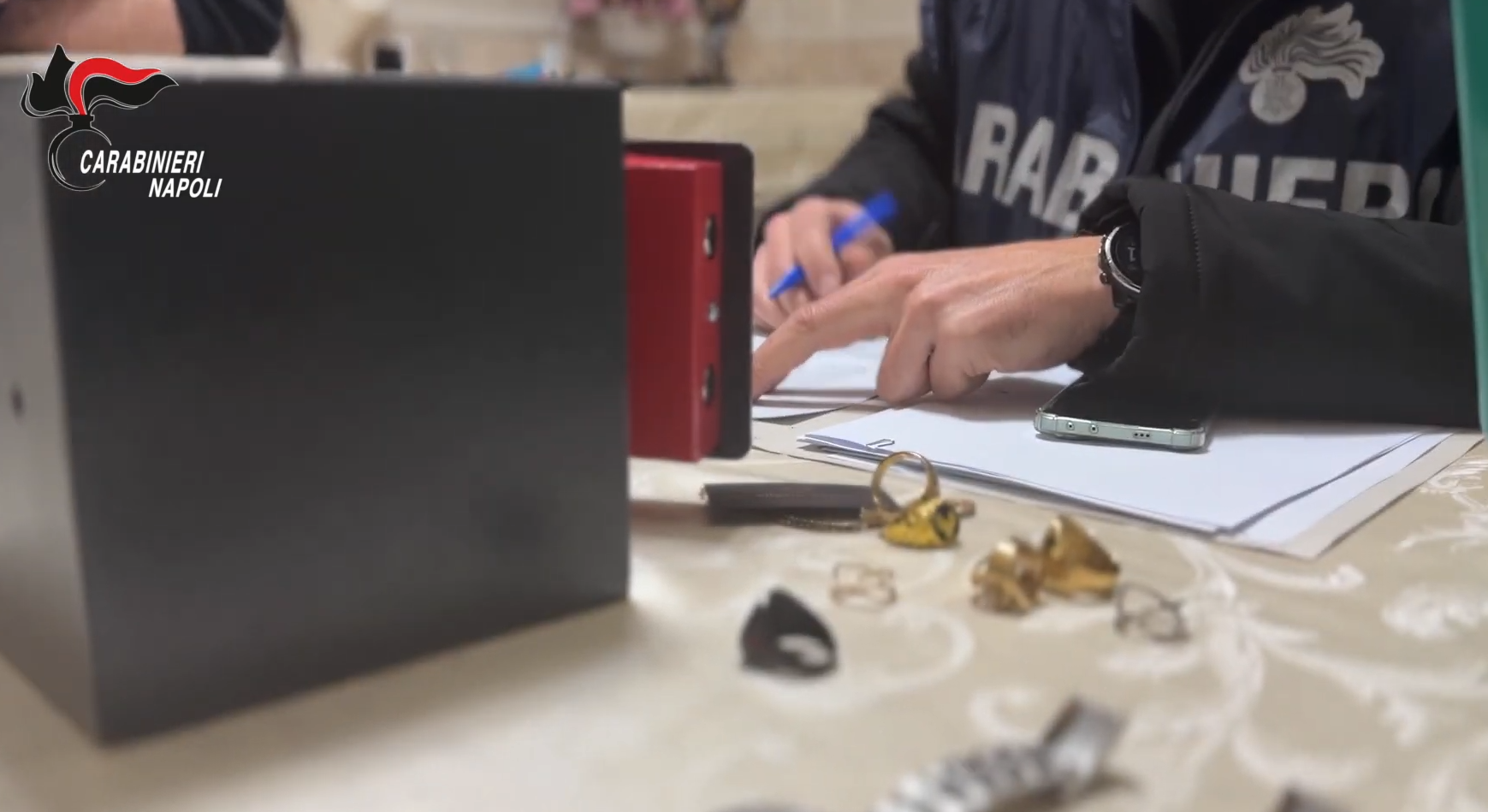 Il sistema delle truffe del clan Mazzarella colpisce anche in Calabria: finti operatori di banca e falsi poliziotti