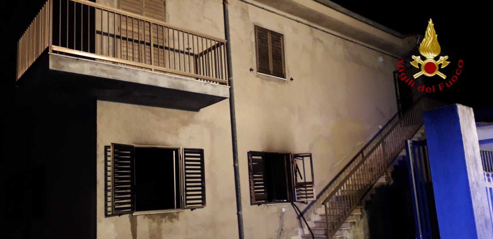 Cutro, incendio devasta due appartamenti