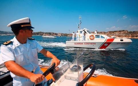 Reggio Calabria, bimbo cade in mare nei pressi del porto