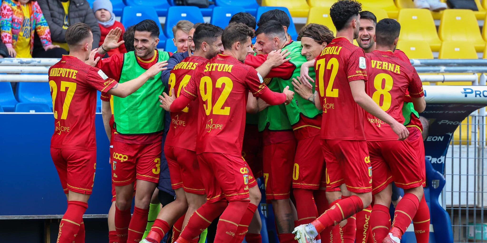 Catanzaro, sette partite per sognare l’aggancio al secondo posto (che vuol dire serie A)