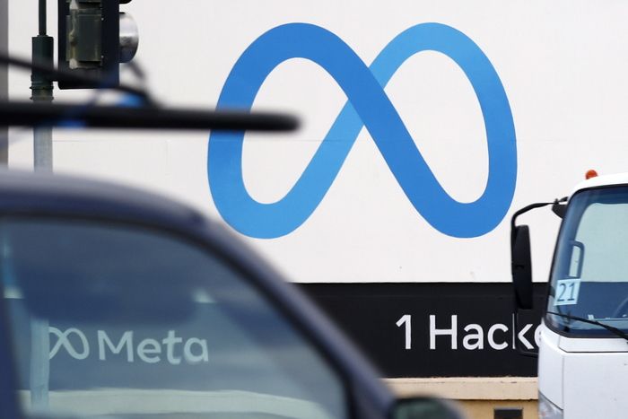 Meta licenzia 11mila persone. Zuckerberg: colpa mia