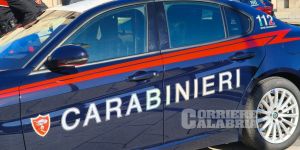 A Villapiana due carabinieri salvano una donna da un incendio