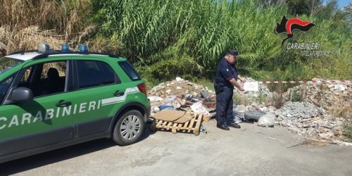 rifiuti piazza lamezia cc forestali