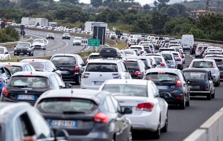 Traffico, weekend da bollino rosso: via al controesodo sud-nord