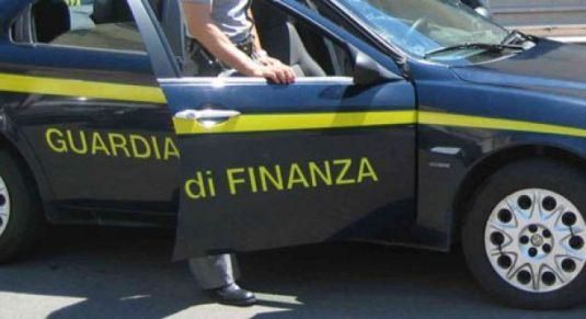 Auto di lusso senza assicurazione: 100 sequestri