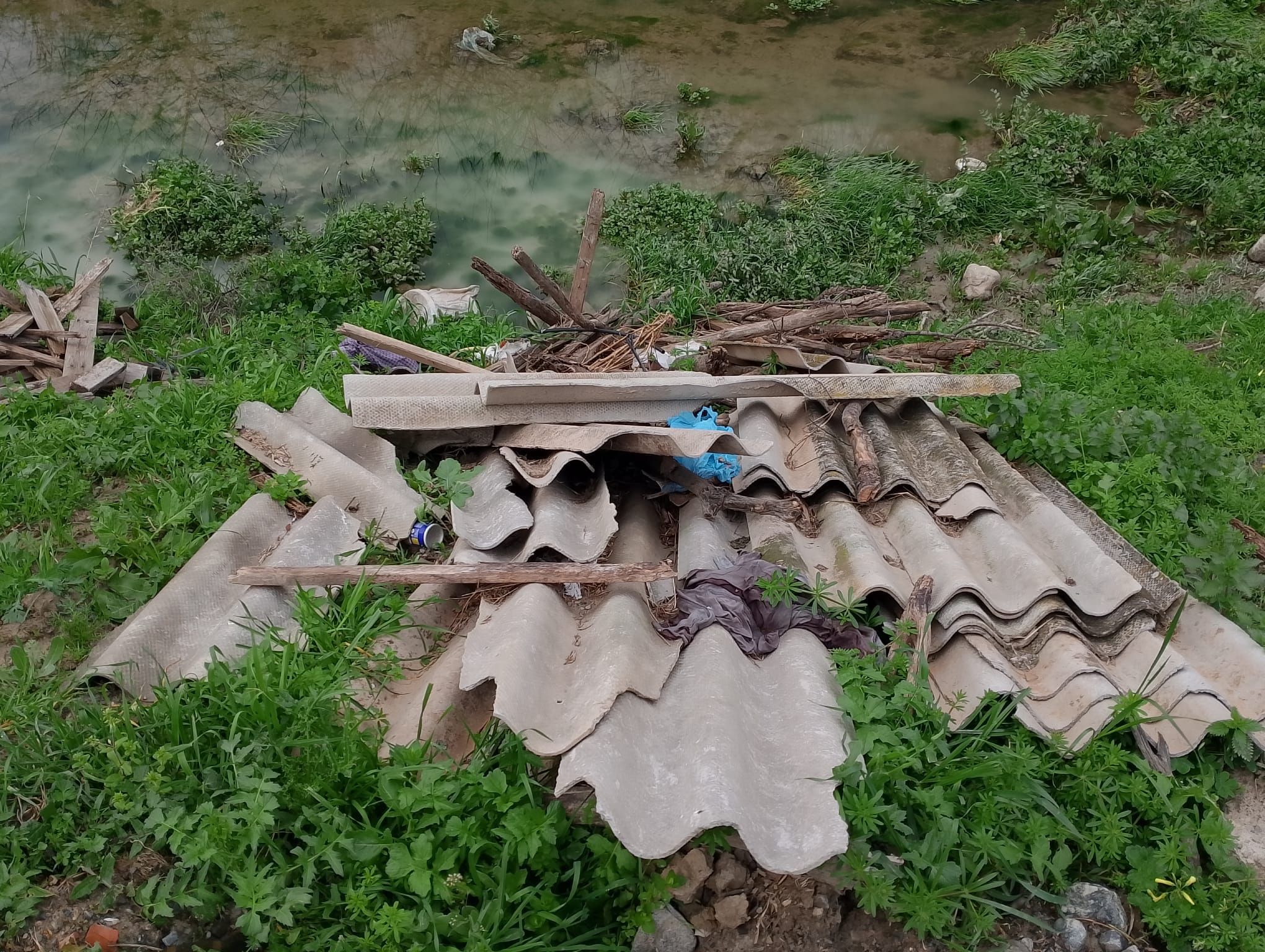 Melissa, abbandonati rifiuti in località Cropia. «Gesto inqualificabile»