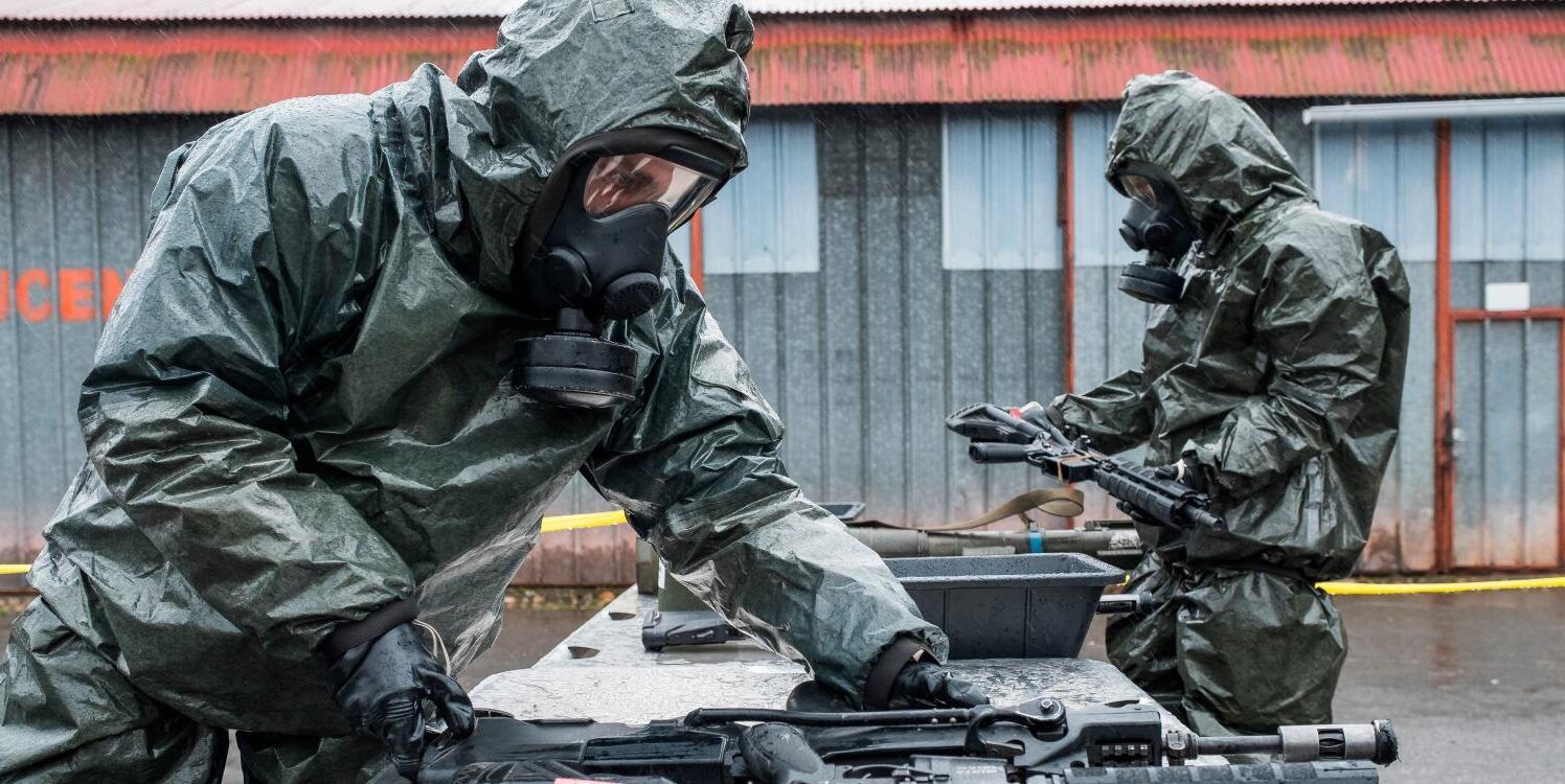 Ingresso di Kiev nell’Ue, Macron frena. Cia: a rischio uso di armi chimiche