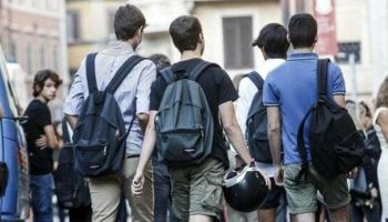 Scuola in Calabria, il prossimo anno via alle lezioni il 15 settembre. Si chiude l’8 giugno 2027