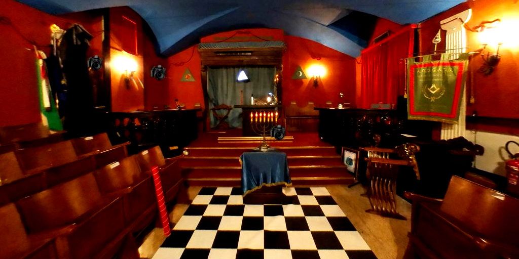 «C’erano Principesse, generali e ‘ndranghetisti». Tutti a Roma per il “ritorno” dei Templari